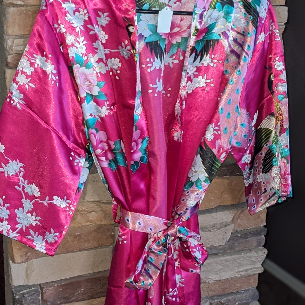 👘 Kimono NWT Pink Floral 🌸Has A Slight Flaw, Please Read Listing.